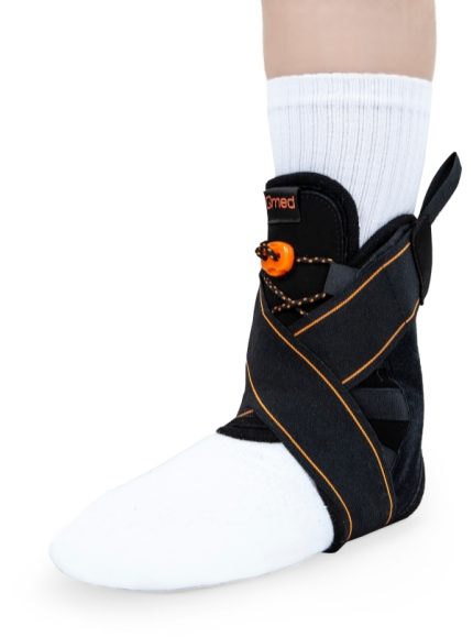 QMED KID AEROSTAB ROZM. 3 Orteza dziecięca stabilizująca staw skokowy, czarna